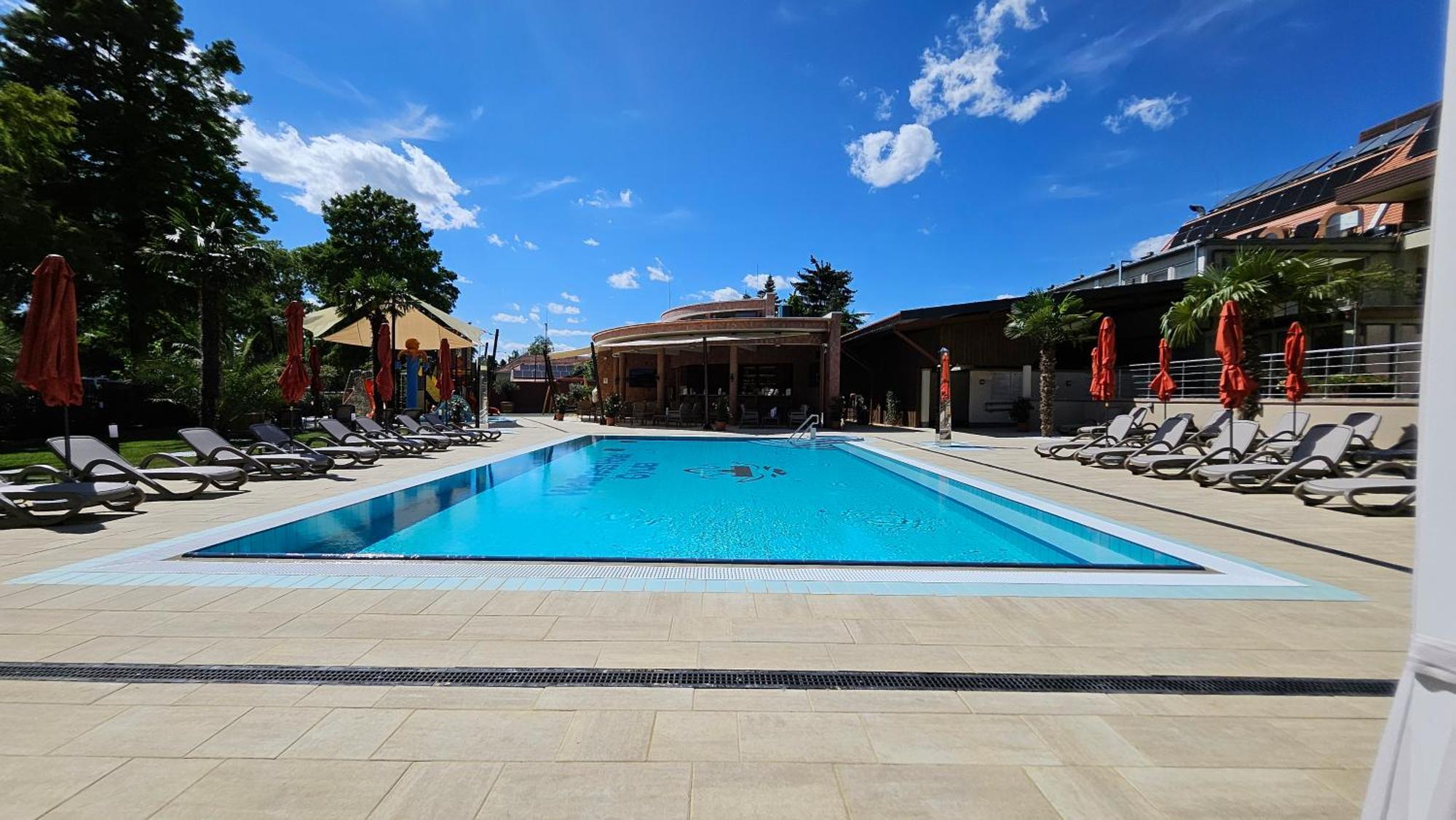 Wellness Hotel Дьюла Екстер'єр фото