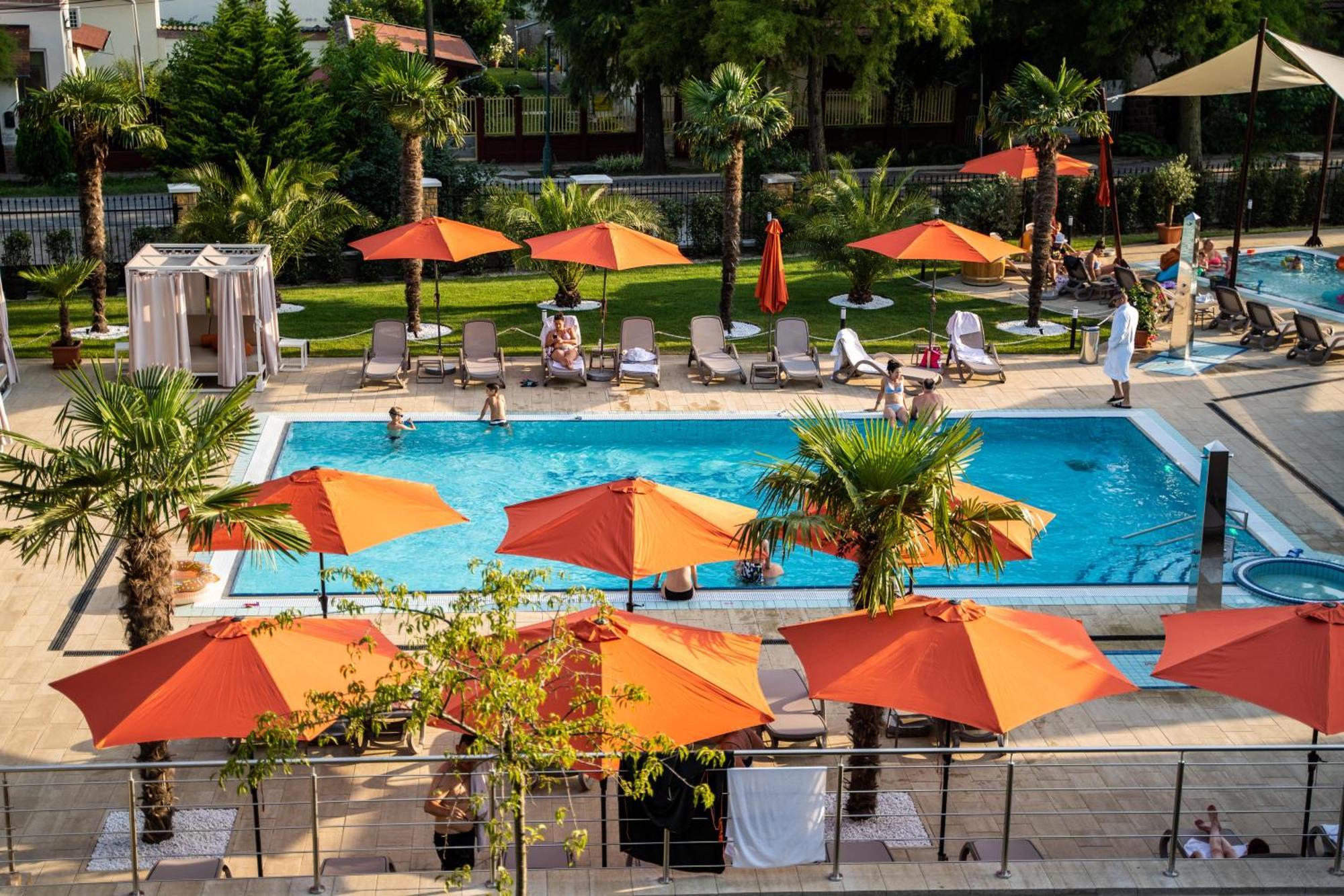 Wellness Hotel Дьюла Екстер'єр фото