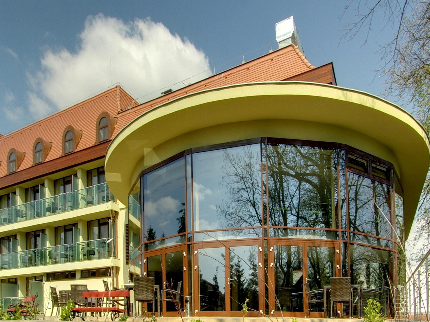 Wellness Hotel Дьюла Екстер'єр фото