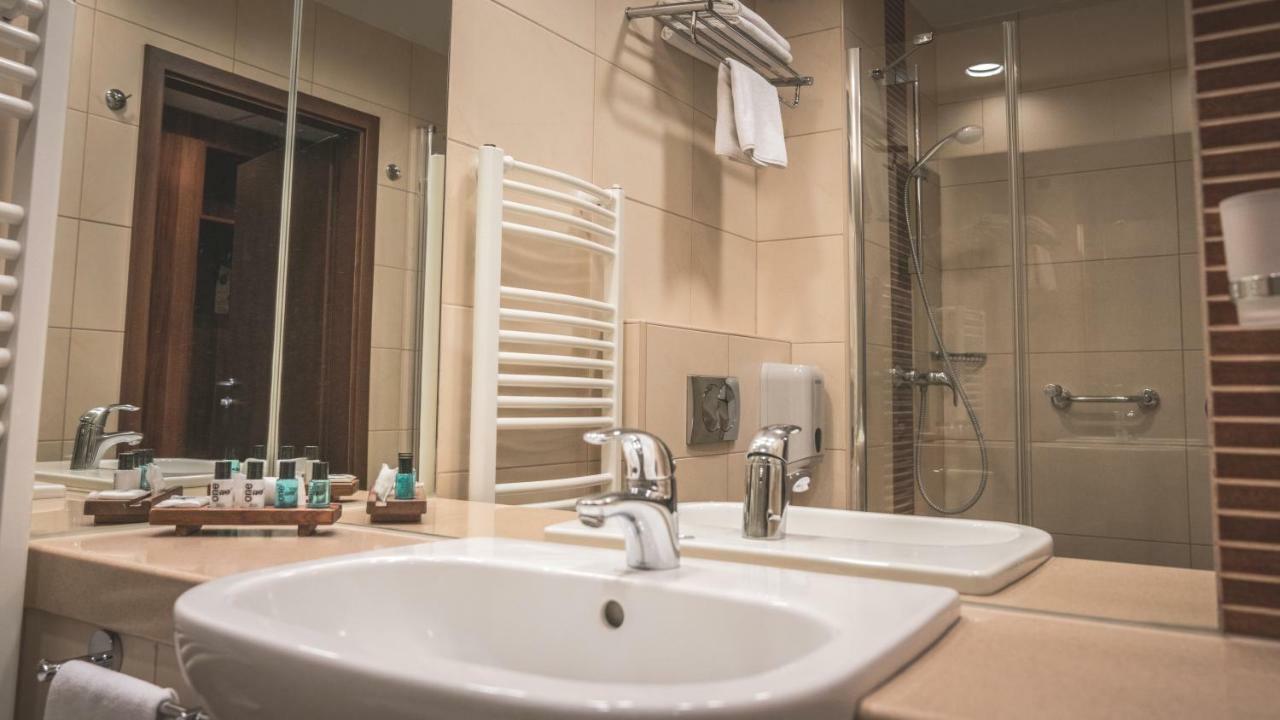 Wellness Hotel Дьюла Екстер'єр фото
